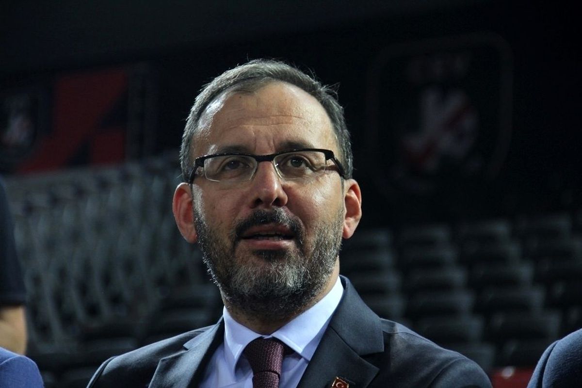 Bakan Kasapoğlu\'ndan, Korhan Yamaç ve Savaş Üstün\'e tebrik mesajı