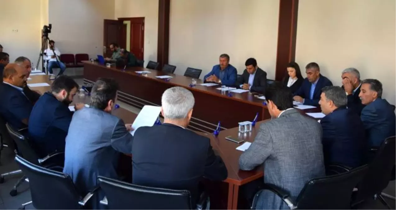 Barış Pınarı Harekatı\'nı eleştiren meclis üyesi gözaltına alındı