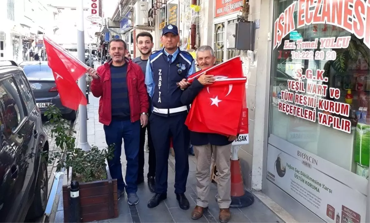 Barış Pınarı\'na destek amacıyla Bayburt, Türk bayraklarıyla donatıldı