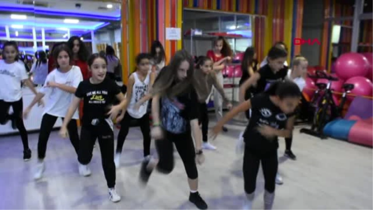Edirne minik dansçılar dünya dans yarışmas\'ında türkiye\'yi temsil edecek