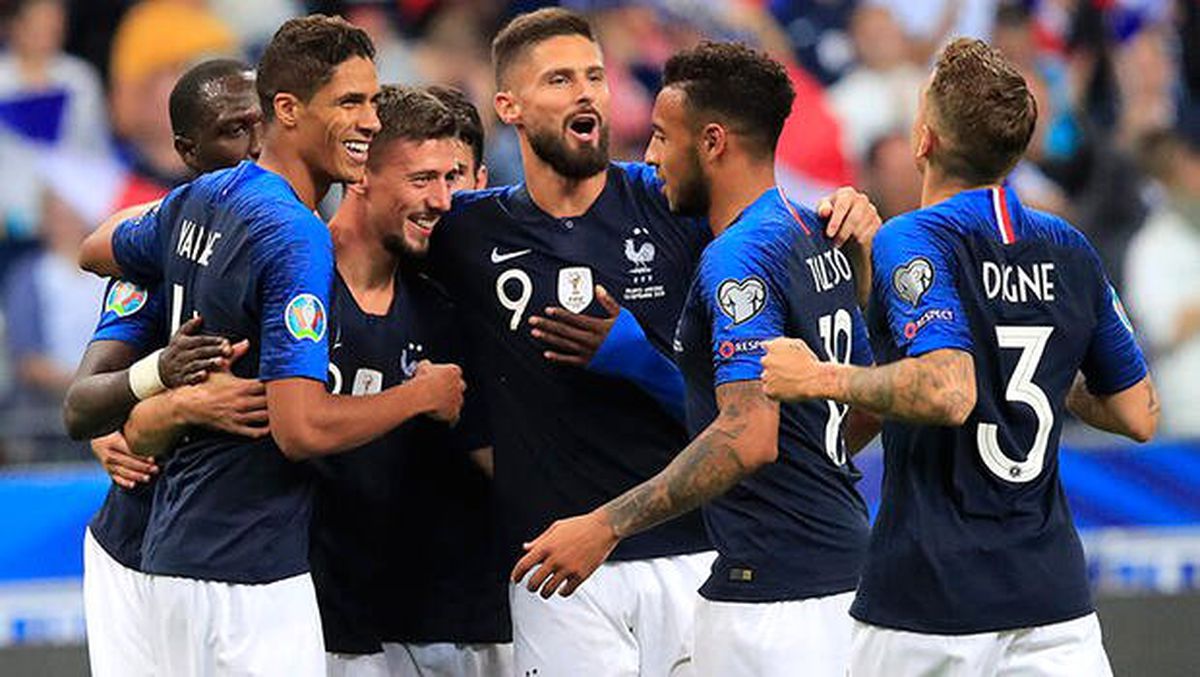 Fransa\'da stadın yarısı kırmızı beyaz olacak!