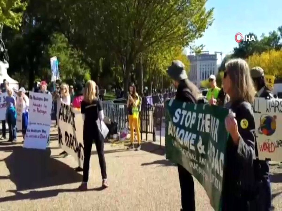 Göstericilerden Trump\'a: "İran\'la savaş istemiyoruz"