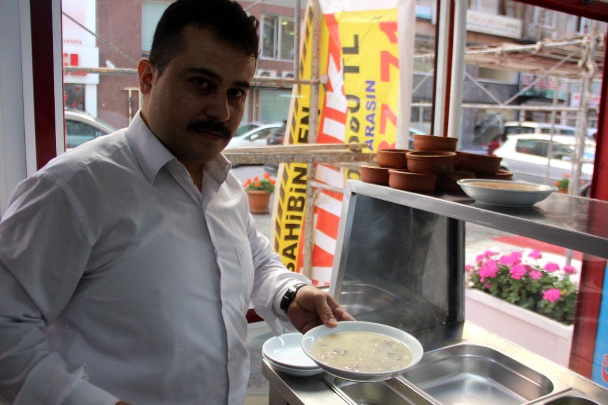 Hastalar şifa bulmak için kelle paça çorbası içiyor