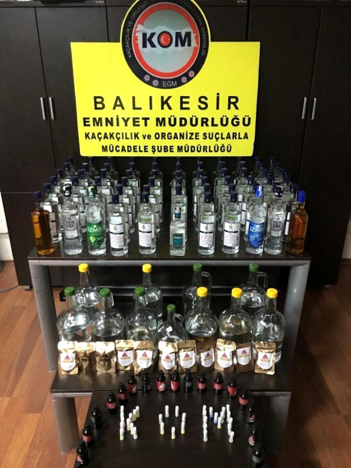 Kaçak içki üreten market sahibine operasyon