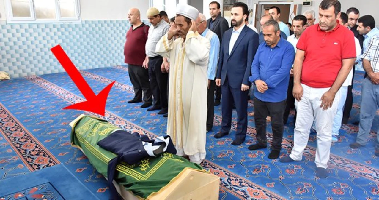Mehmet Şirin Demir\'in cenazesinde, kızının düğününde giymek için aldığı takım elbise tabutun üzerine bırakıldı
