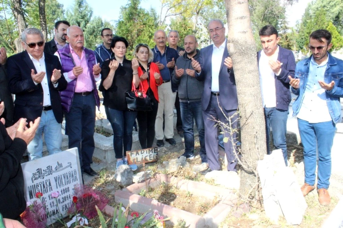 Mustafa Yolyapar 5. ölüm yıl dönümünde kabri başında anıldı
