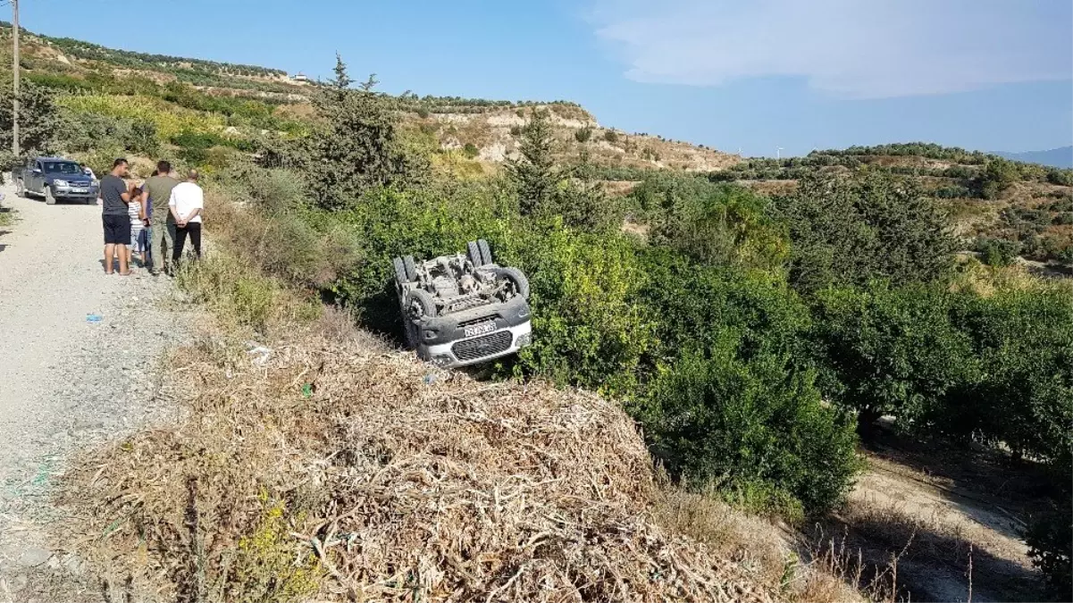 Park halindeki pikap devrildi: 1 yaralı