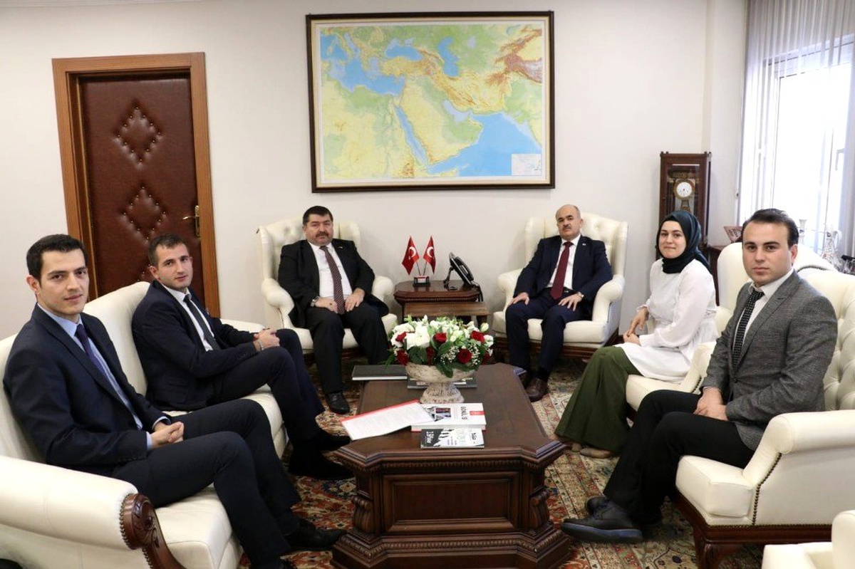 Yeşilay ve YEDAK\'dan valiye ziyaret