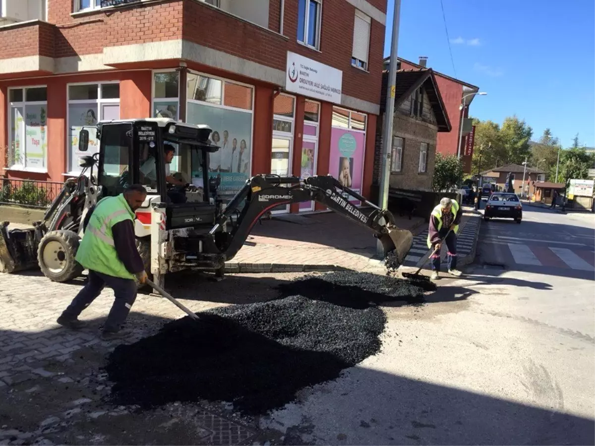 Yol bakım ve onarımları yapılıyor