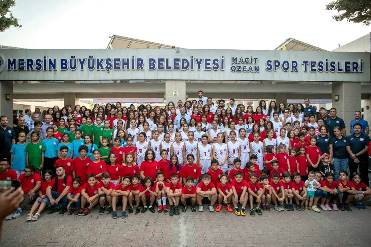 Başkan Seçer\'den \'kız sporcu yurdu\' müjdesi