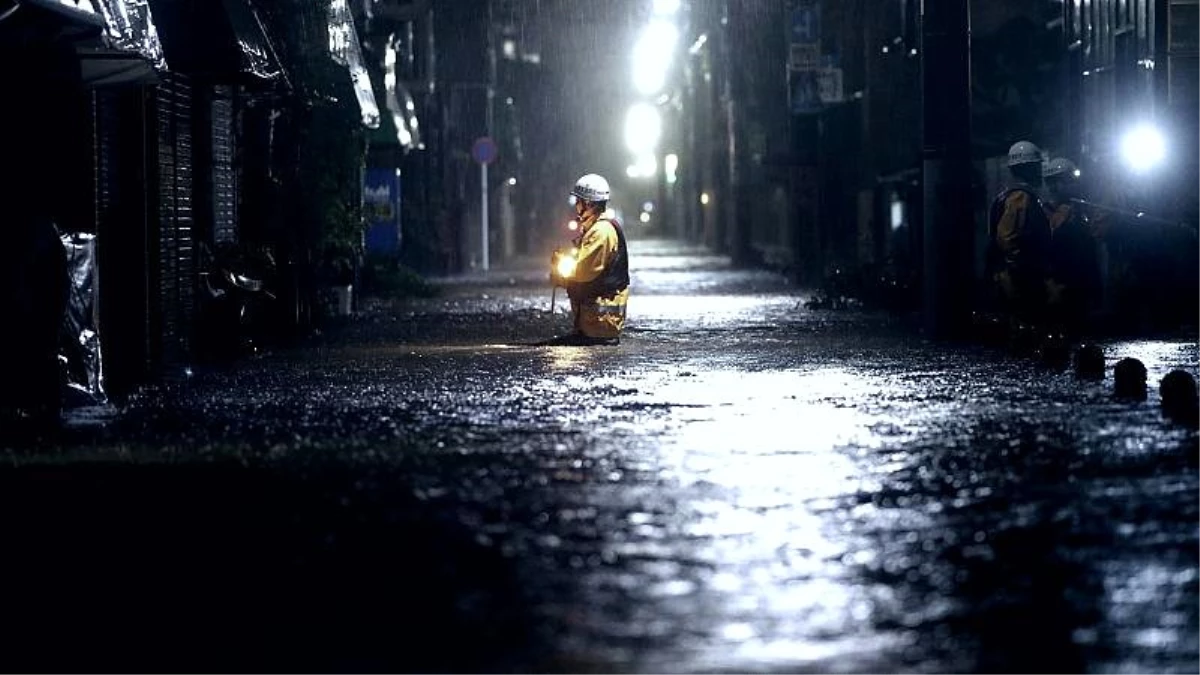 Japonya\'yı vuran tayfunun bilançosu artıyor: En az 2 ölü, 90 yaralı