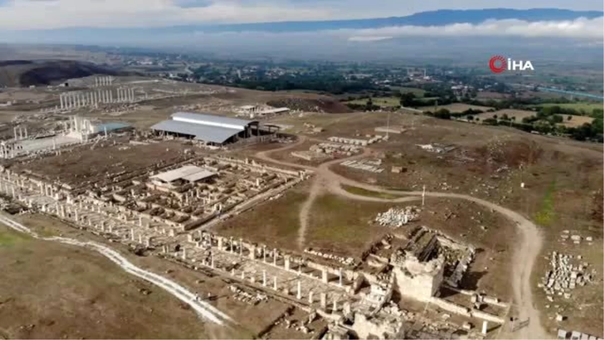 Laodikya \'Antik Kilisesi\'nin açılışının Vatikan tarafından yapılması önerisi...Laodikya havadan...