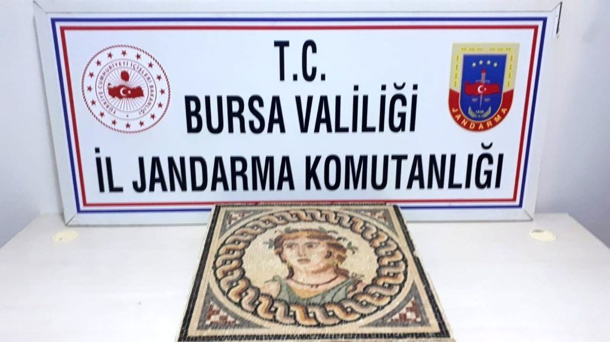 100 bin dolarlık mozaik tablo ele geçirildi