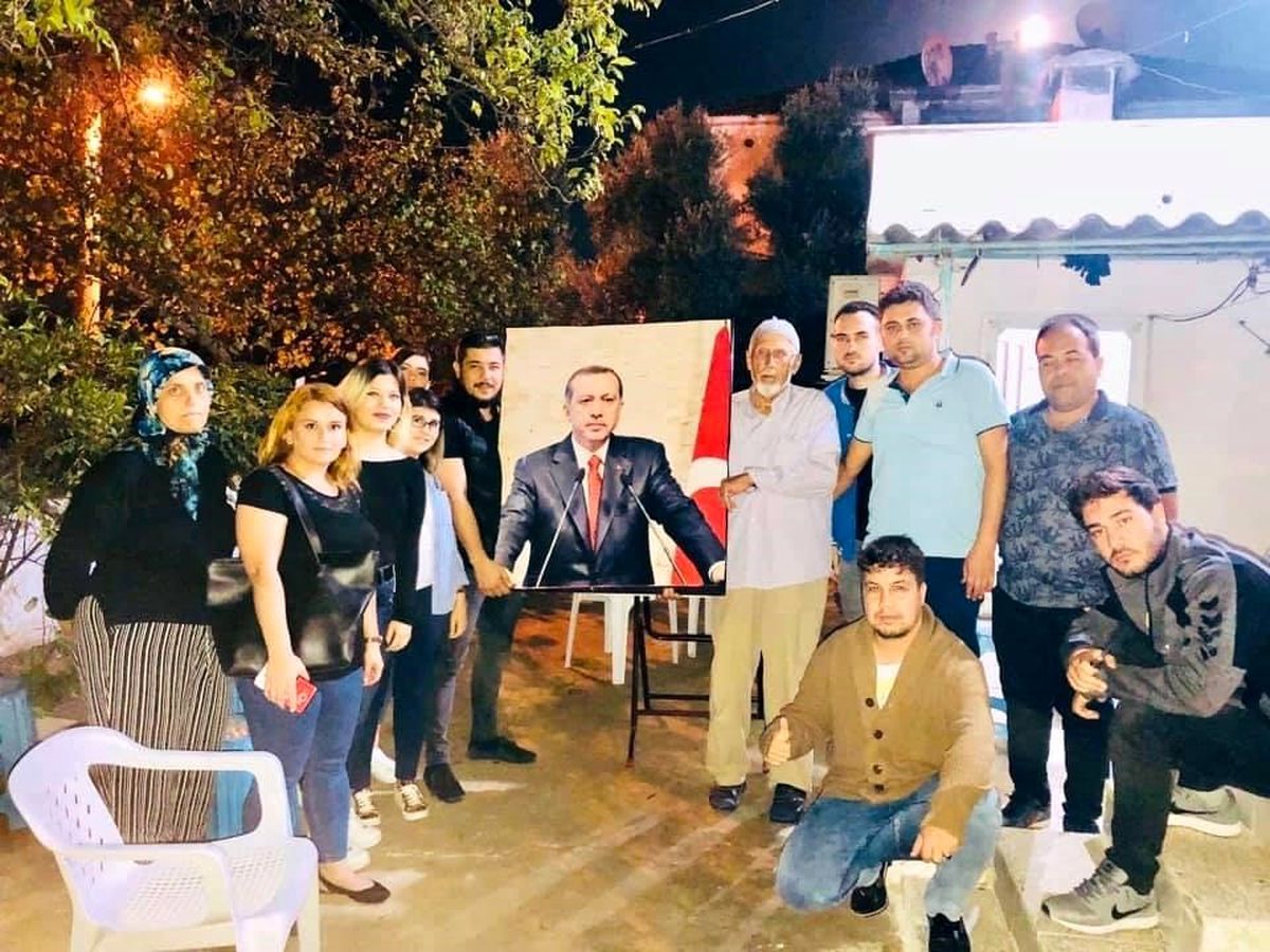 Ak gençlerden Mustafa Amca\'ya minnet ziyareti