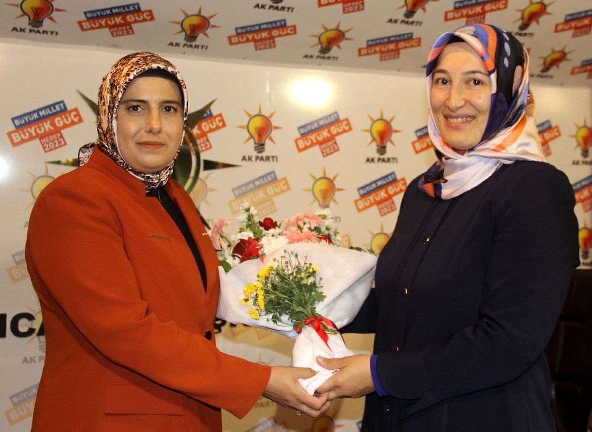 AK Parti Kadın Kollarında görev değişimi