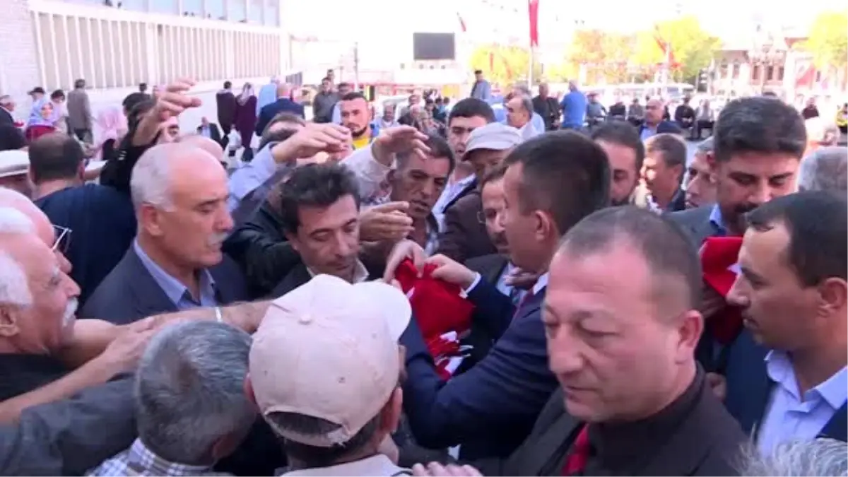 Altındağ Belediyesi bayrak asma kampanyası başlattı