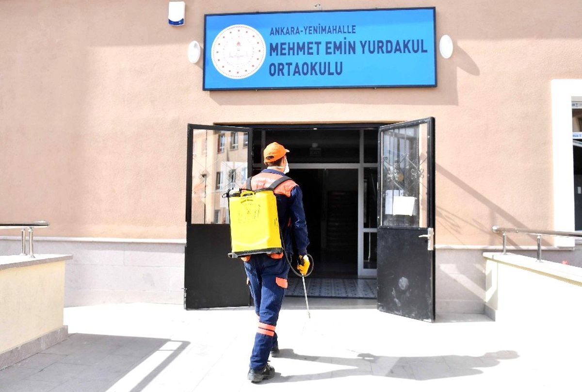 Ankara Büyükşehir Belediyesi ilaçlama çalışmalarını aralıksız sürdürüyor