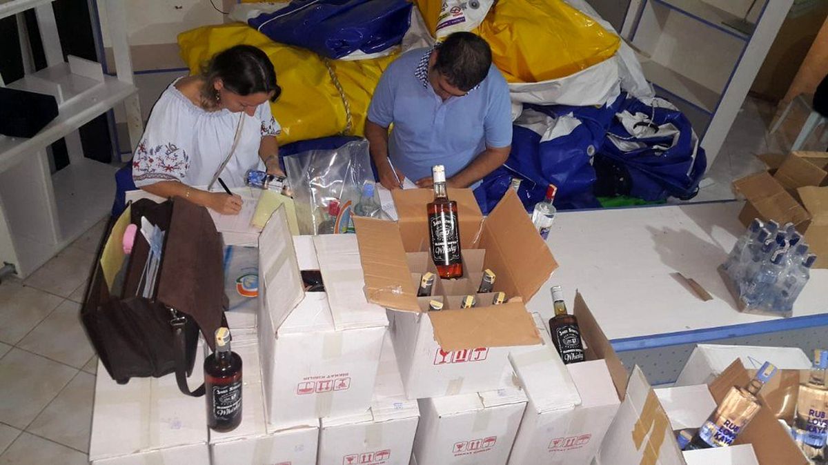 Antalya\'da 739 adet sahte bandrollü alkol ele geçirildi