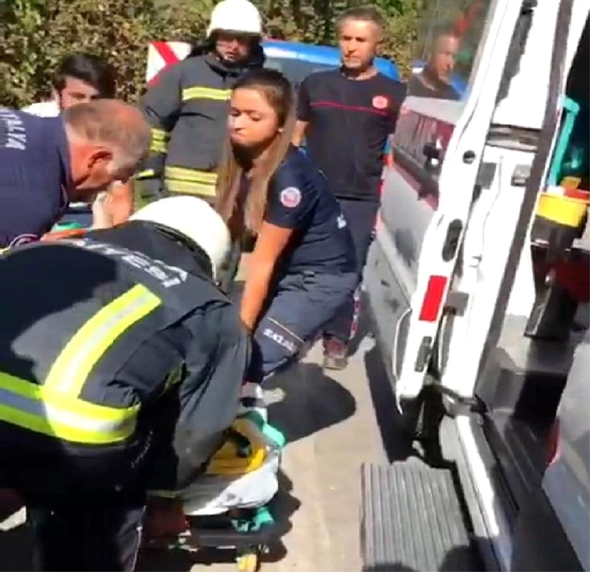 Antalya\'da Rus turistleri taşıyan midibüs devrildi: 4 yaralı