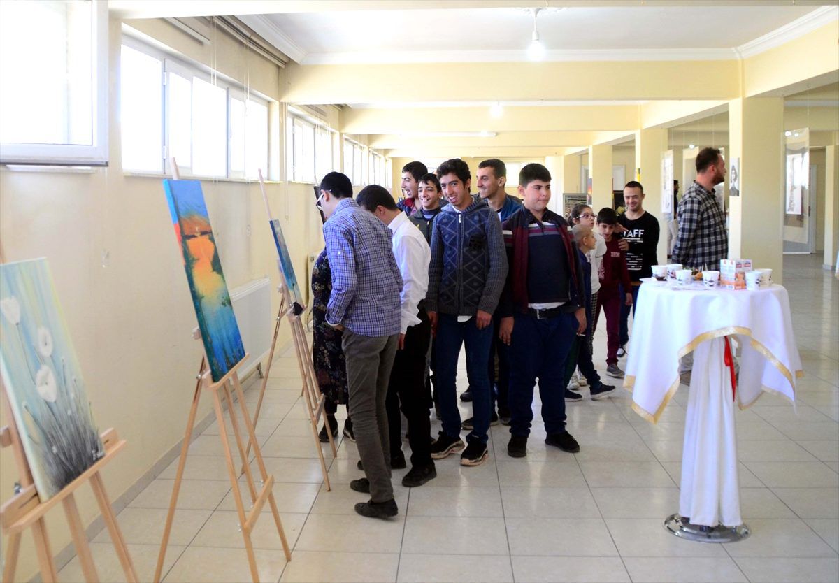 Bitlis\'te resim sergisi açıldı