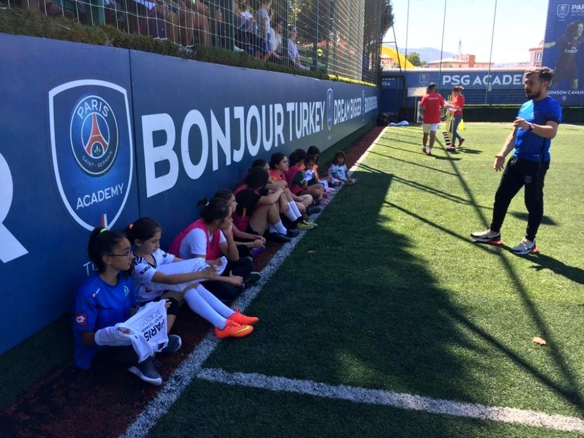 Bursa\'da kız sporculara tam destek