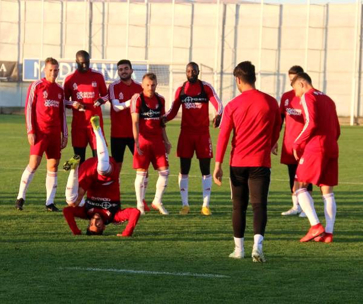 Demir grup sivasspor\'da neşeli antrenman