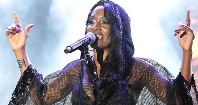 Dünyaca ünlü vokalist Della Miles, Barış Pınarı Harekatı'na destek verdi