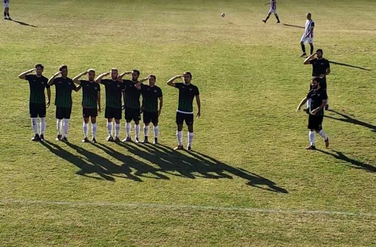 Gol sonrası asker selamı
