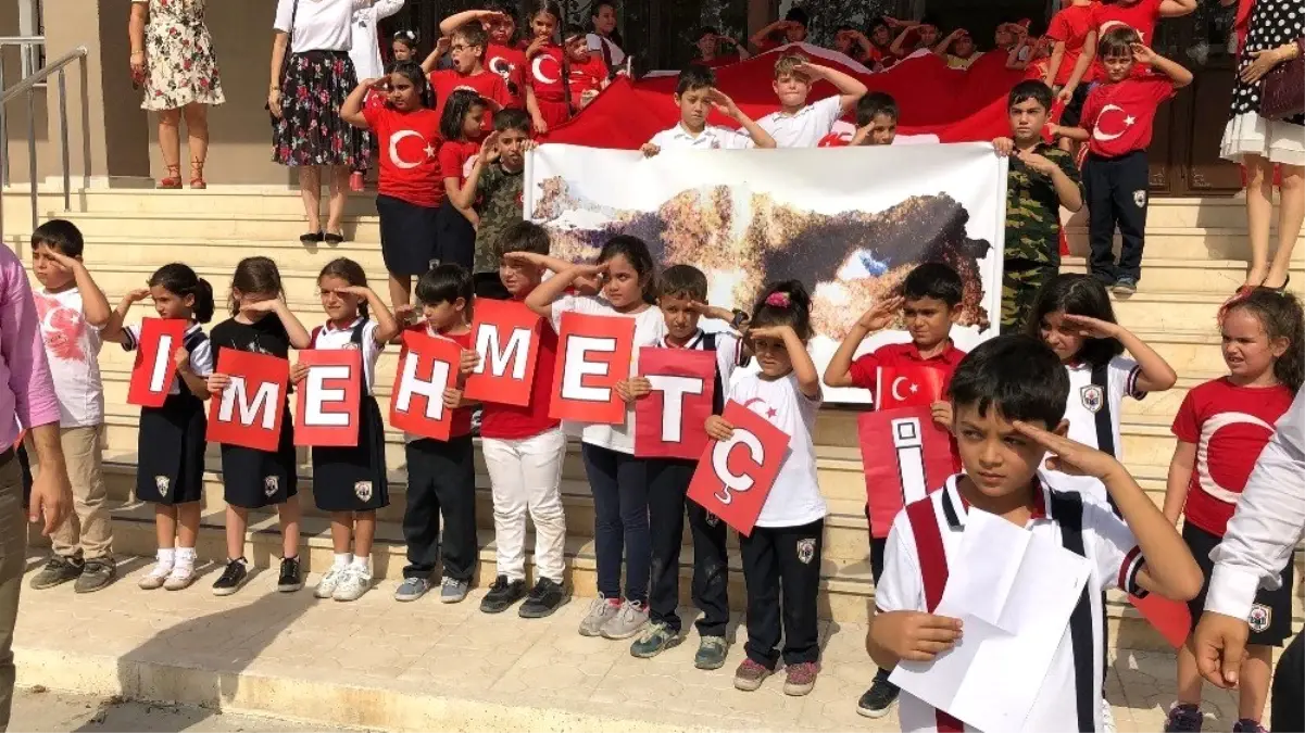 Hatay\'da öğrenciler Mehmetçiğe selamla mektup gönderdi