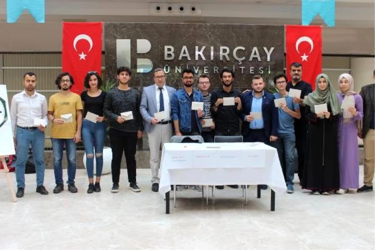 İzmirli öğrenciler barış pınarı harekatı\'ndaki askerlere moral mektupları yazdı