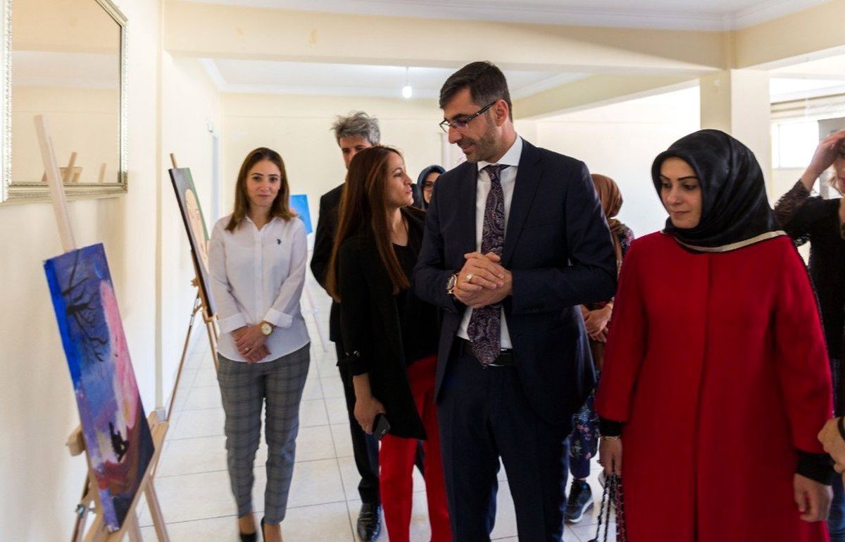 Kursiyerlerde resim sergisi