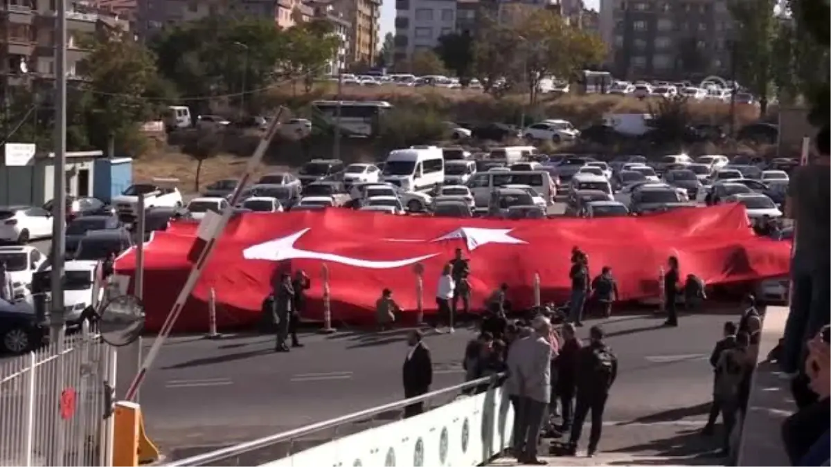 MHP Genel Başkanı Bahçeli, Genel Merkez\'de mesaiye başladı (2)