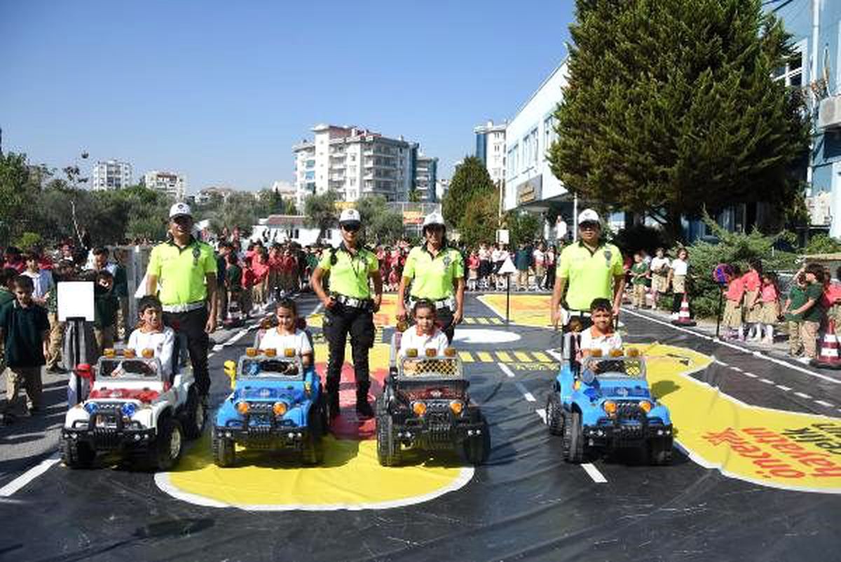 Öğrencilere trafik eğitimi