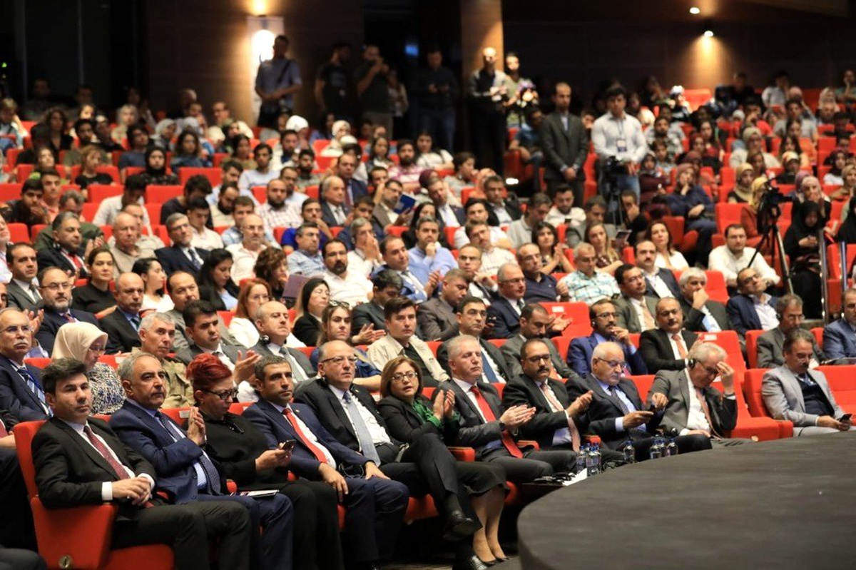 Rektör Turgut, dünya göç ve mülteci kongresine katıldı