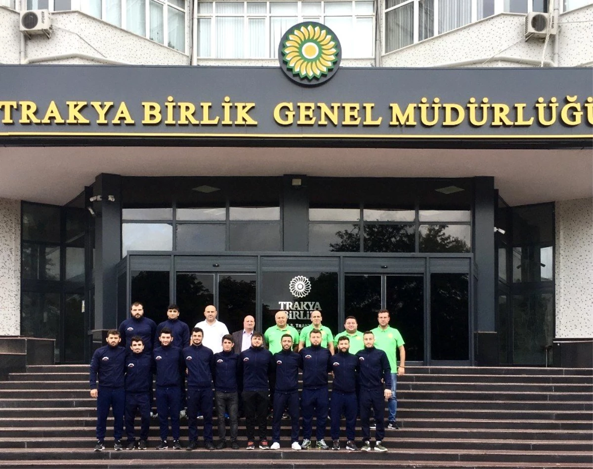 Trakya Birlik Spor Kulübü minderde doludizgin