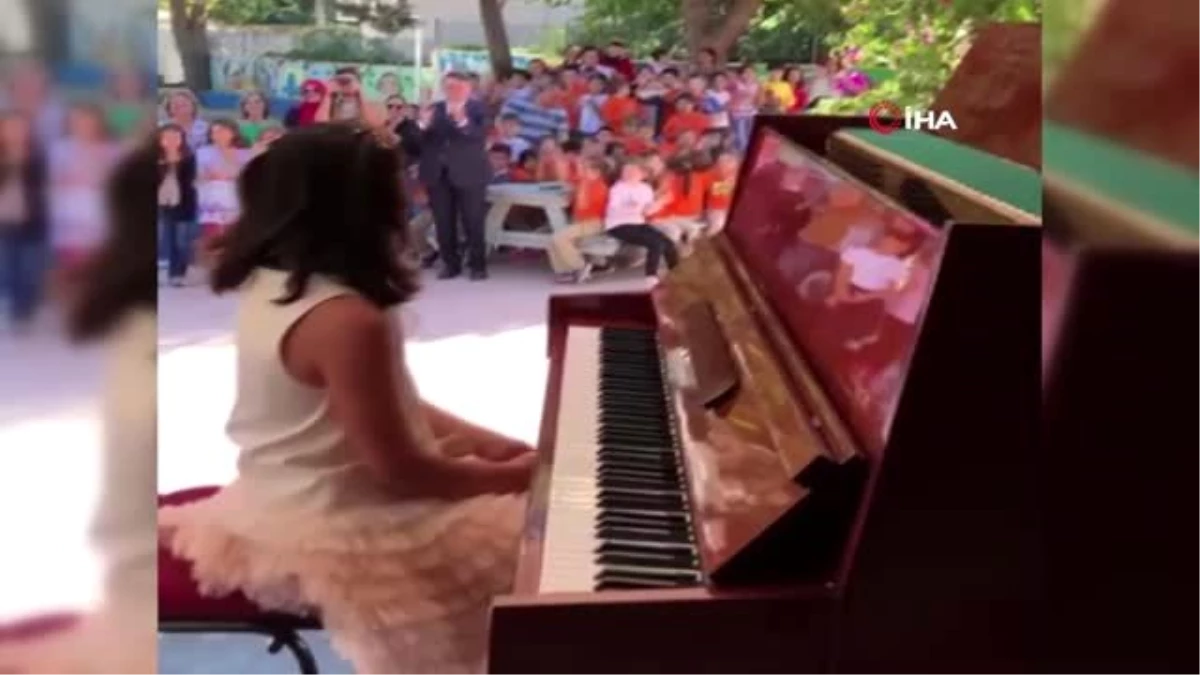 Amerika\'dan ödüllü çocuk piyanist, köy çocuklarına konser verdi