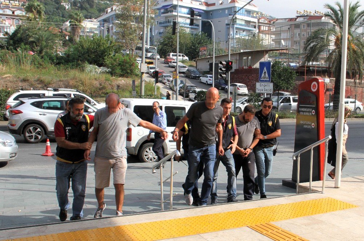 ATM\'ye kart kopyalama düzeneği operasyonuna 1 tutuklama