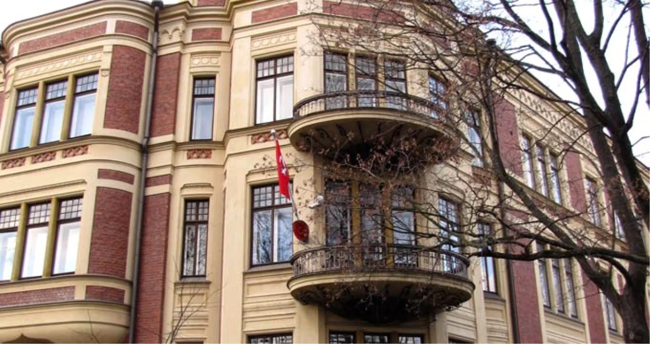 Avrupa\'da harekat rahatsızlığı! Finlandiya\'daki Türk büyükelçiliğine saldırı düzenlendi