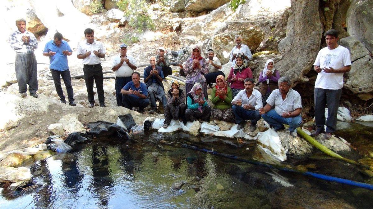 "Barış Pınarı"nda Mehmetçiğe dua