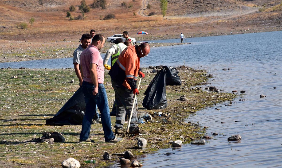 Başkentteki barajların çevresinde temizlik yapıldı
