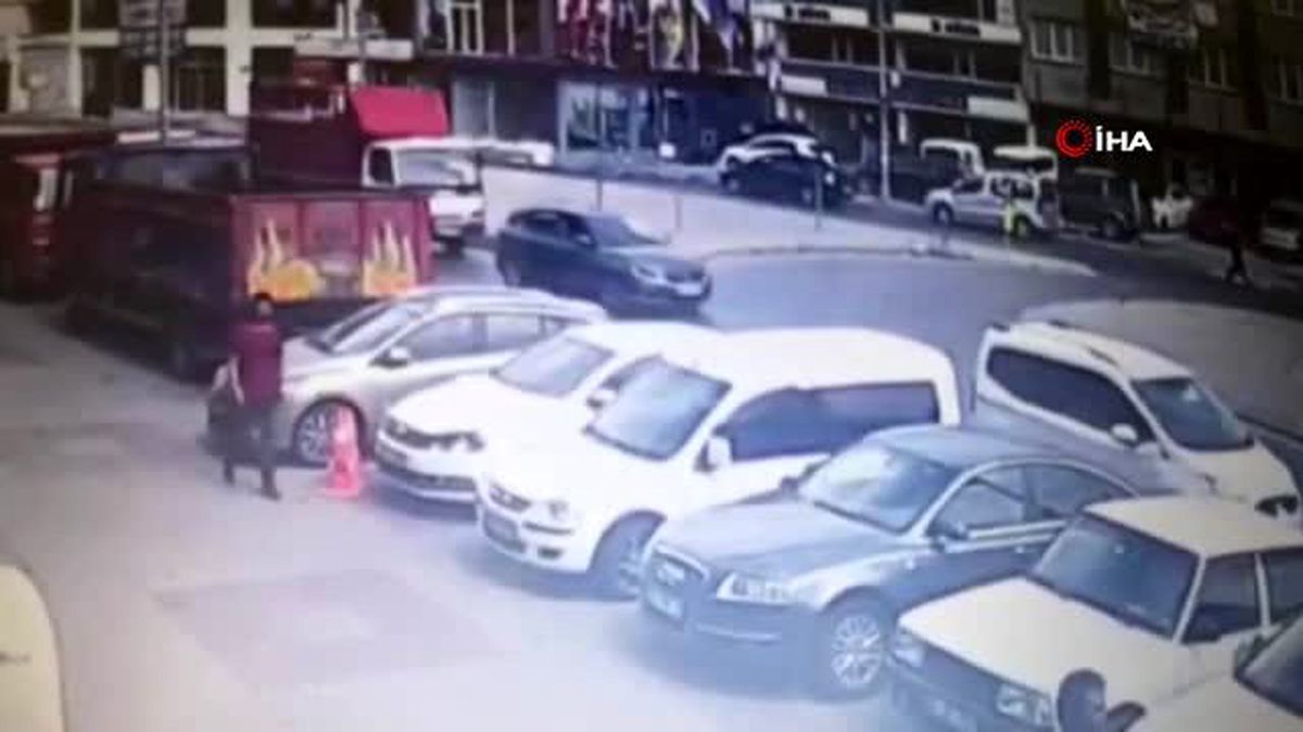 Bayrampaşa\'da gelin arabasıyla 1 milyon 700 bin TL\'lik gasp