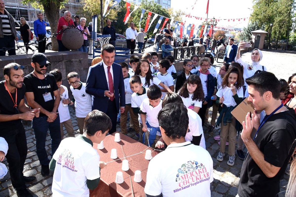 Bilim ve Sanat Altındağ\'da çocukların ayağına gidiyor