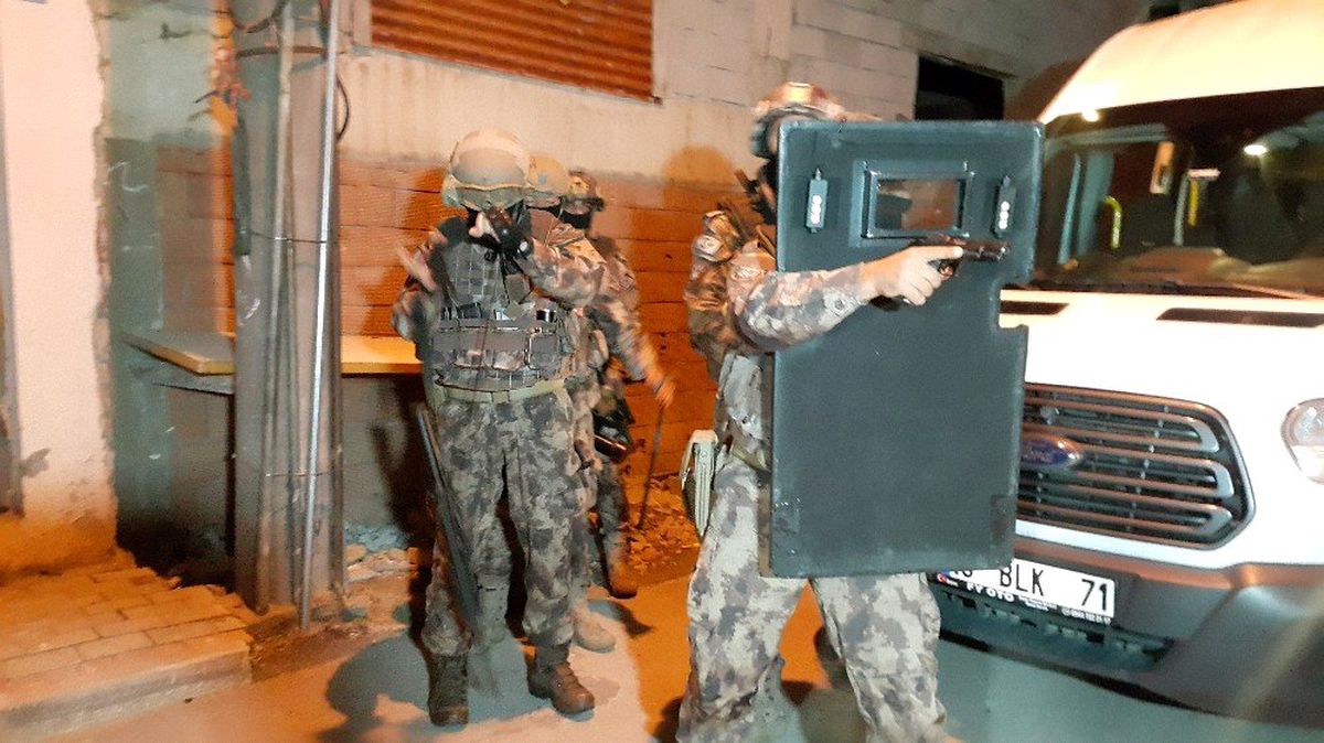 Bursa\'da harekatın ardından terör propagandası yapanlara operasyon: 10 gözaltı