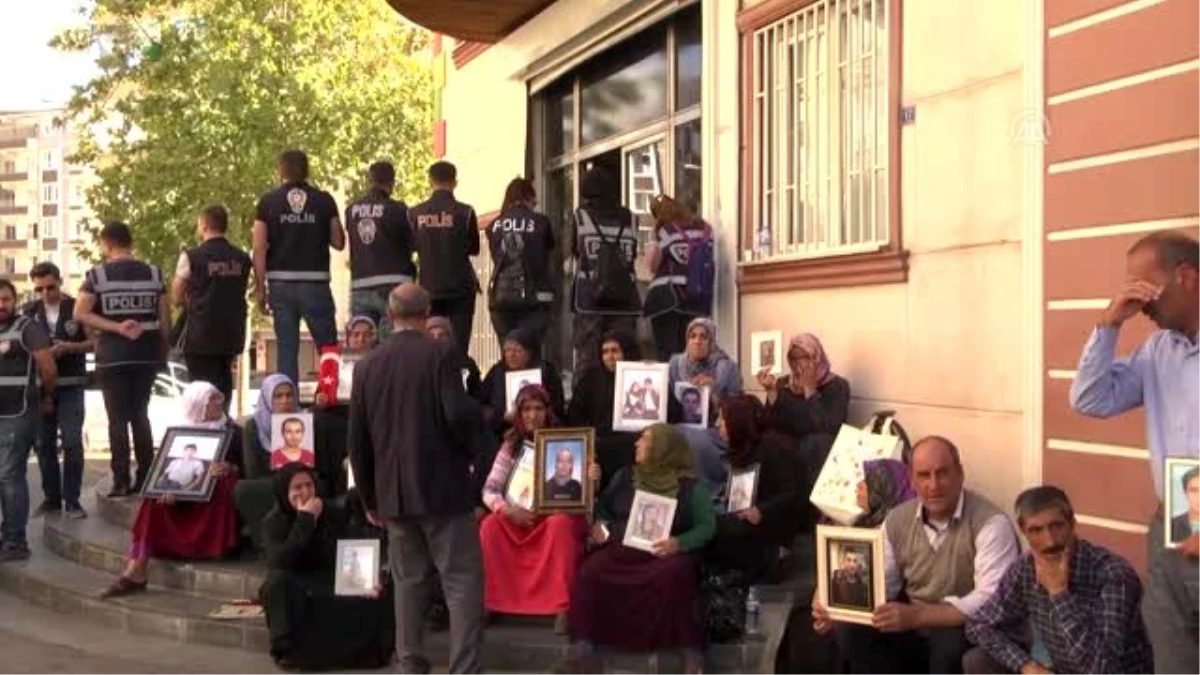 Diyarbakır anneleri"nin oturma eylemine destek ziyaretleri
