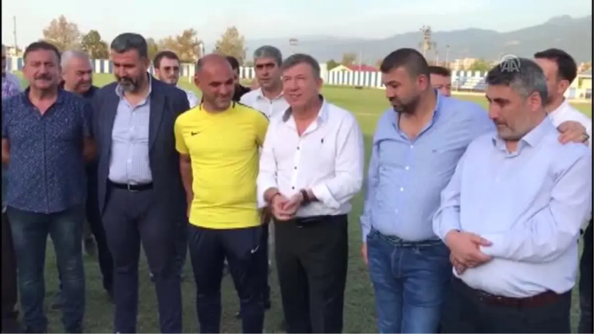 Eski milli futbolcu Tanju Çolak ve Payasspor\'dan Barış Pınarı Harekatı\'na destek