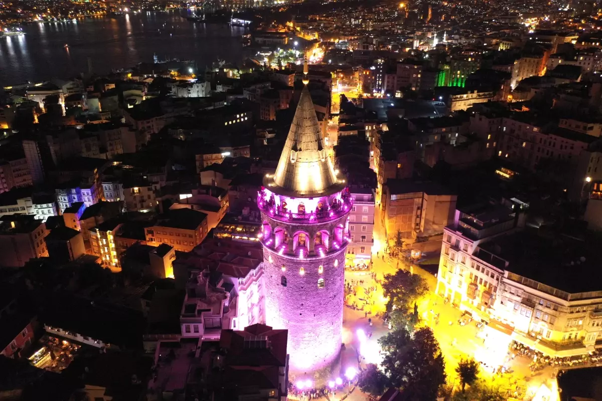 Galata Kulesi, Pembe\'ye büründü