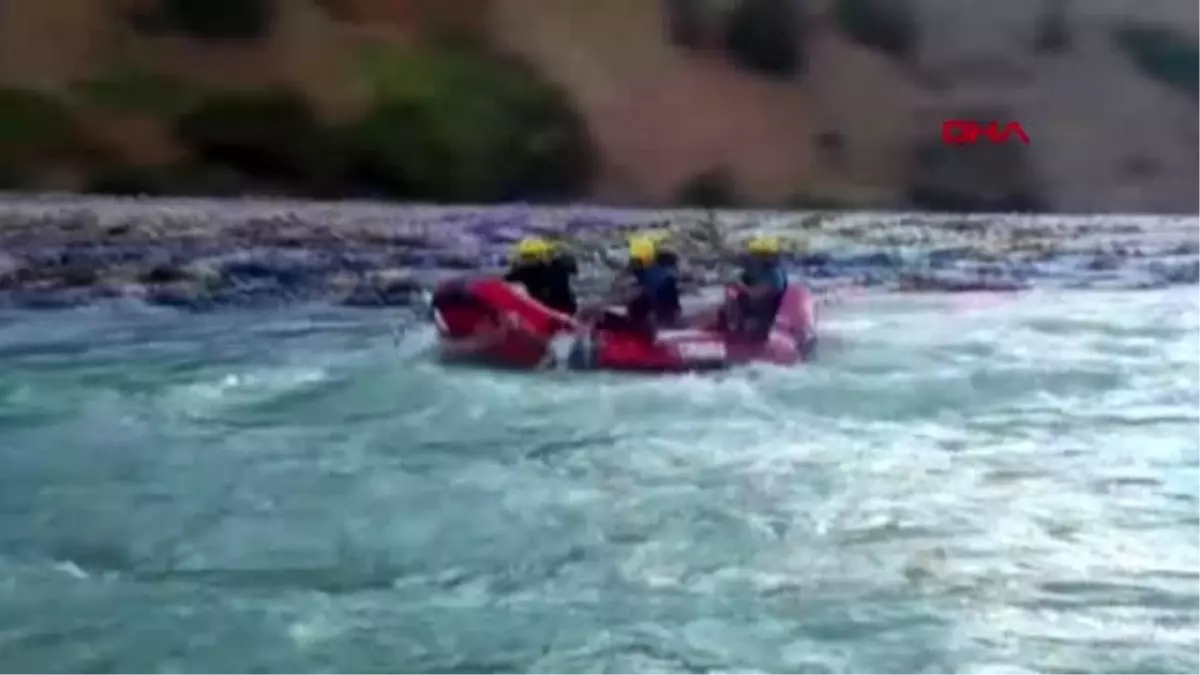 Hakkari zap rafting takımı\'nın türkiye şampiyonası hazırlığı