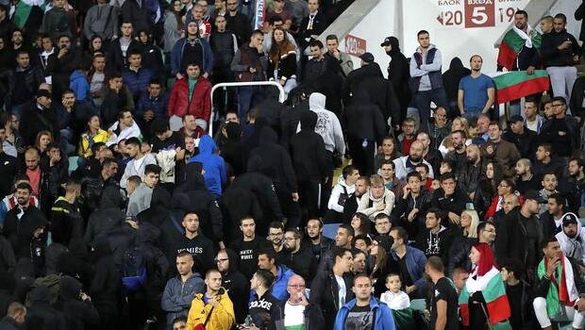 İngiltere\'den ırkçılara 6 gollü cevap