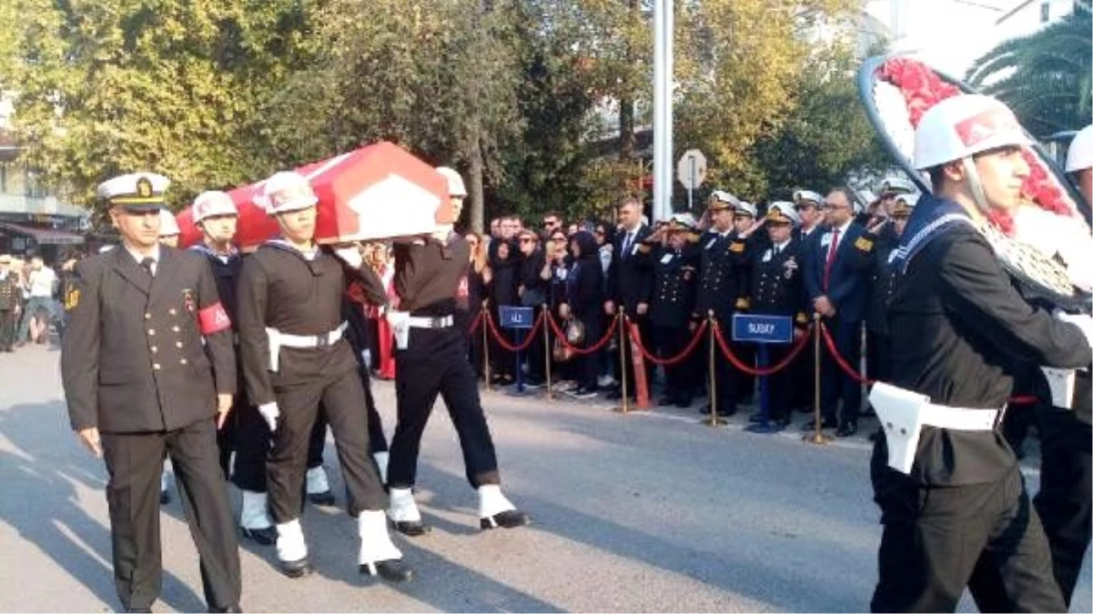 İspanya\'da çalıştığı gemideki kazada ölen emekli astsubay için askeri tören