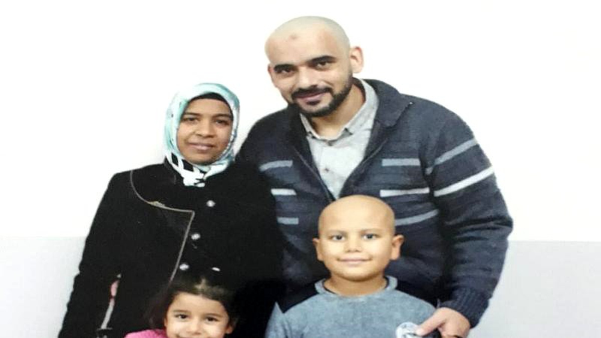 Kanser hastası oğlu için eşinin tahliyesini isteyen Zekiye Ataç gözaltına alındı